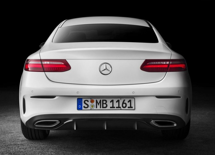 Mercedes e200 сзади