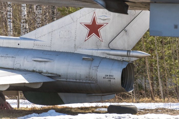 Самолет 144