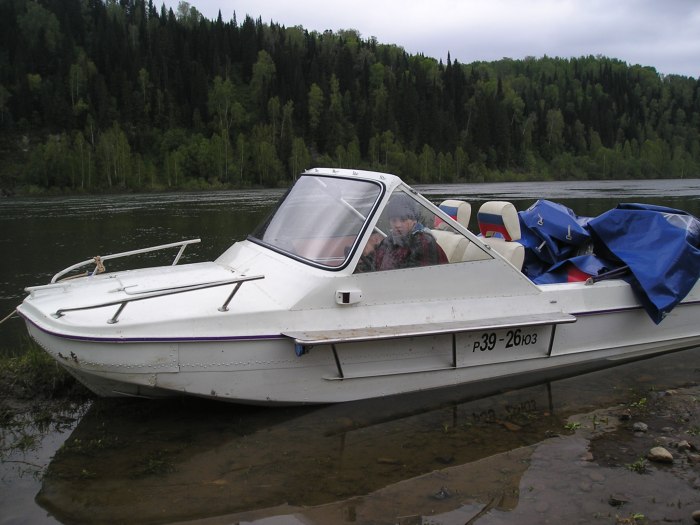 Лодка Обь 5