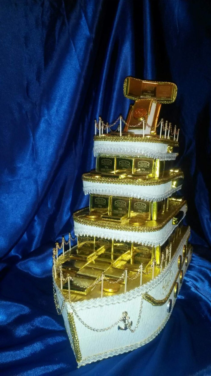 Корабль со слитками золота