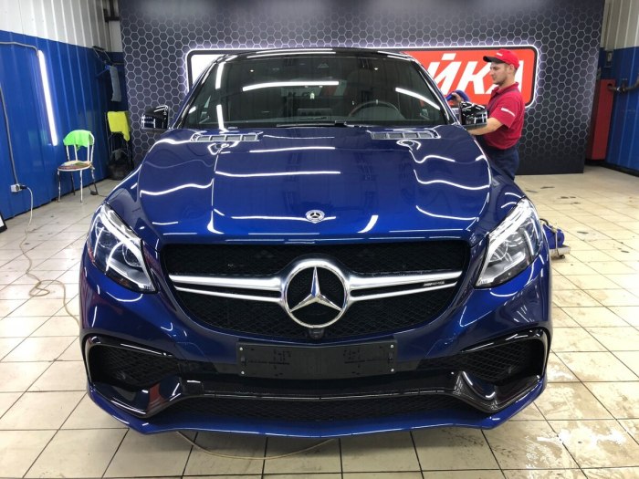 Мерседес c63 Coupe темно синий