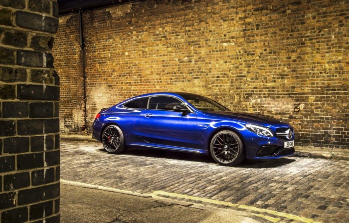 Mercedes Benz c63s Blue