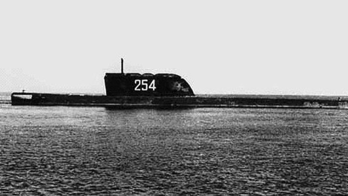 Советская атомная подводная лодка к-19