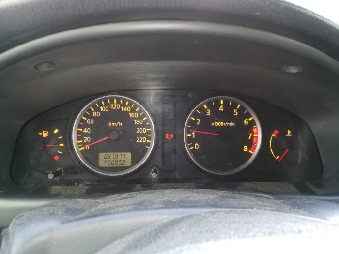 Almera n16 приборная панель