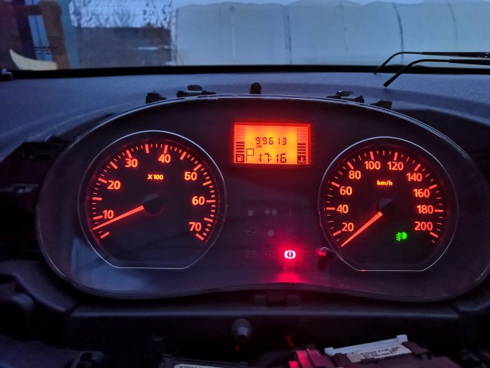 Панель приборов Альмера g15