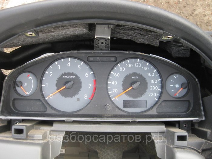 Nissan Almera приборная панель
