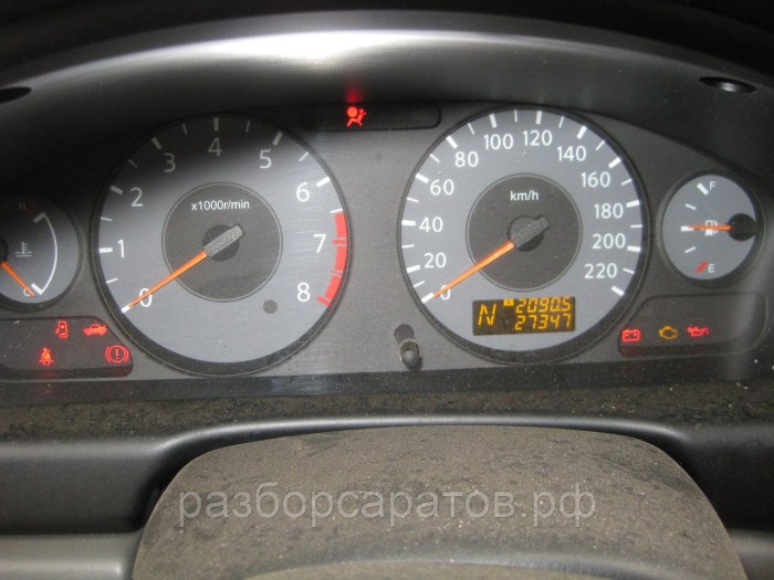 Nissan Almera Classic 2008 приборная панель
