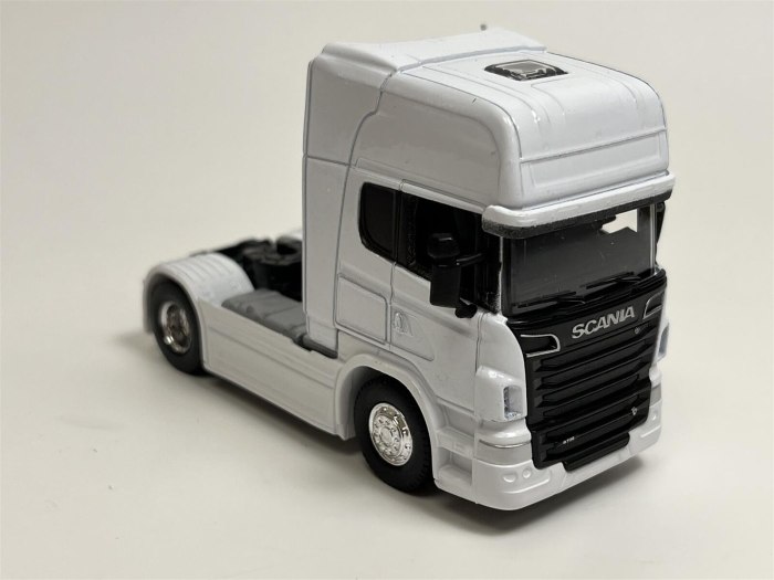 Сборная модель Scania r730 "Black Amber"