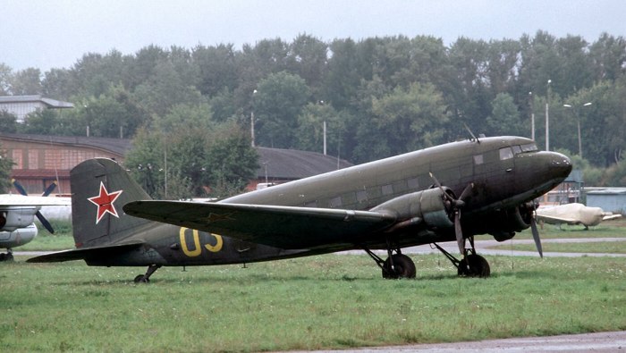 Ли-2 бомбардировщик