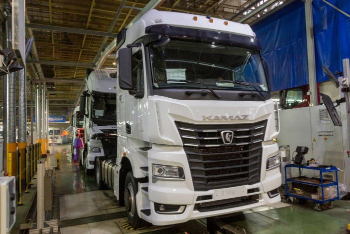 Тягач КАМАЗ-54901