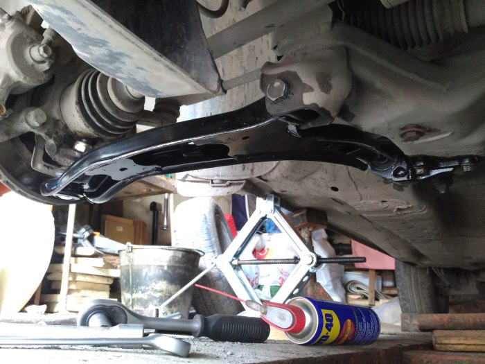 Передняя подвеска Nissan Almera g15