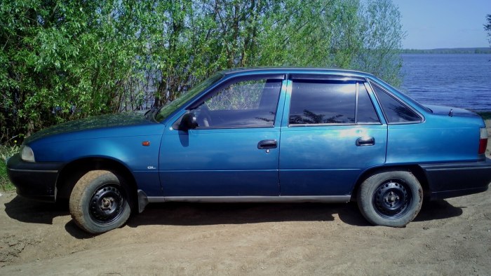 Daewoo Nexia 100 темно синяя