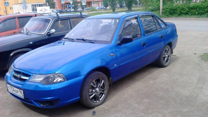 Daewoo Nexia синяя