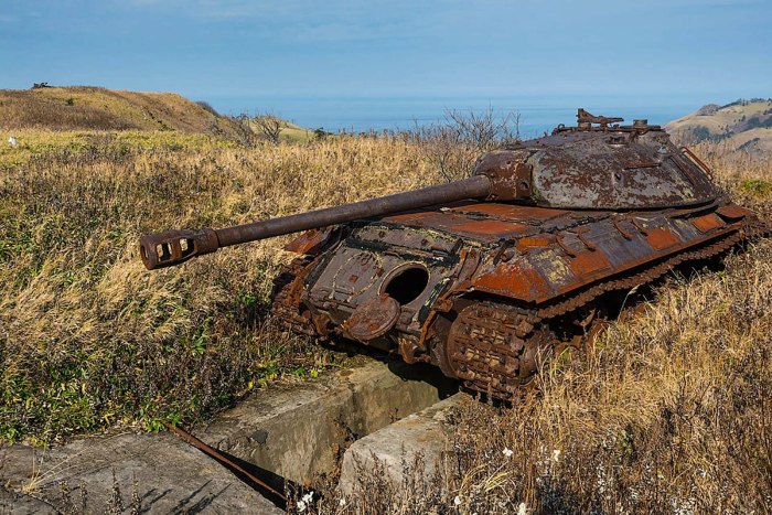 Танки ИС-2 на острове Шикотан