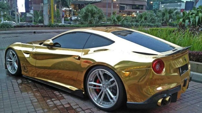Ferrari Pegasus золотой