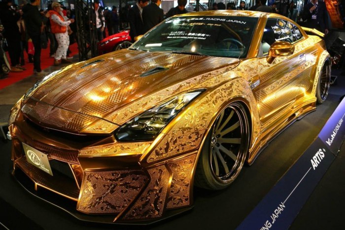 Nissan GTR r35 Gold