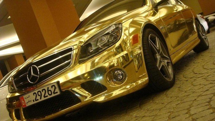 Mercedes Benz c63 AMG В золоте