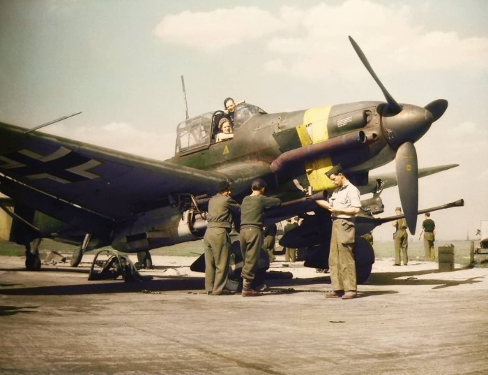 Junkers ju 87 бомбардировщик