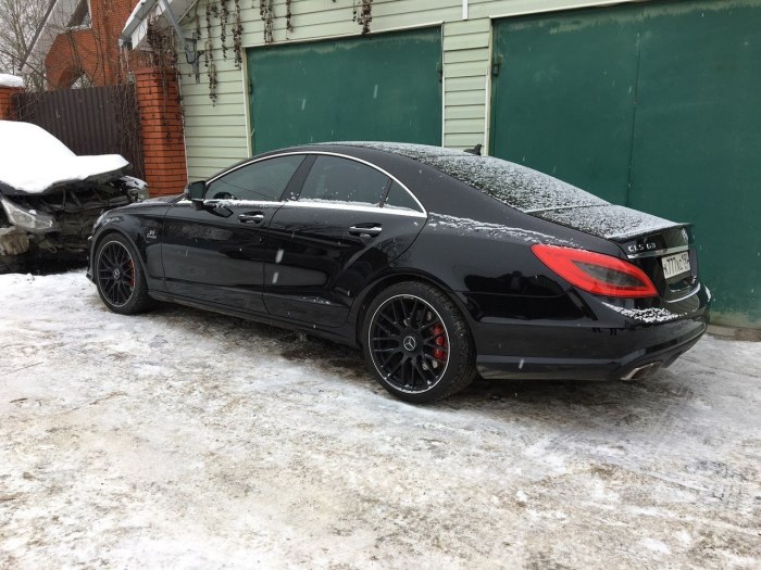Мерседес банан CLS 63 AMG
