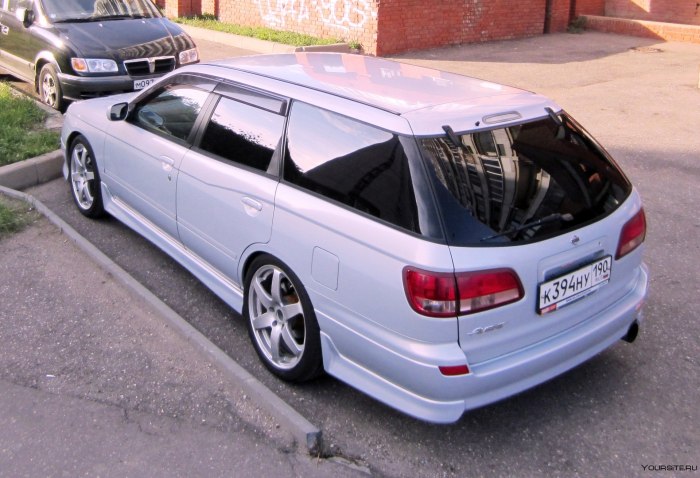 Nissan Avenir 2004