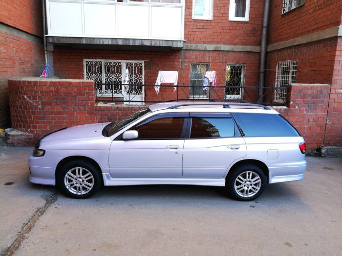 Ниссан Авенир 2004