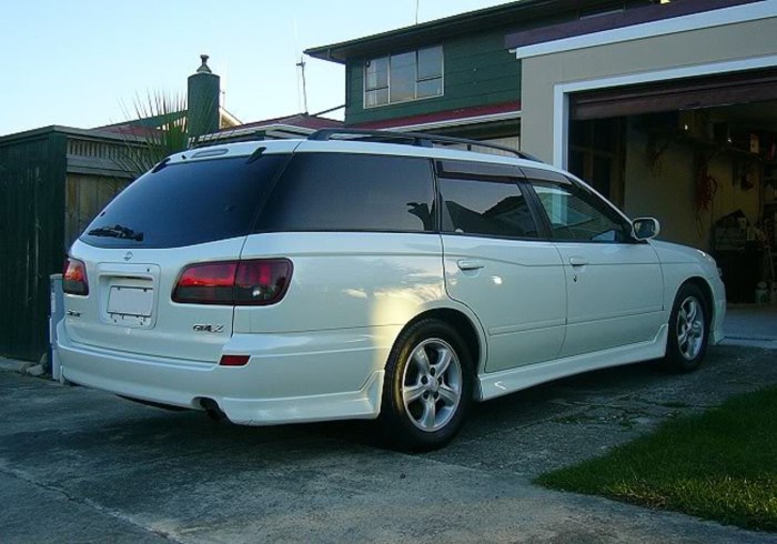 Nissan Avenir gt