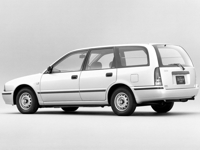 Ниссан универсал 1990