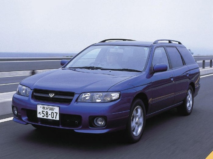 Nissan Avenir 2005
