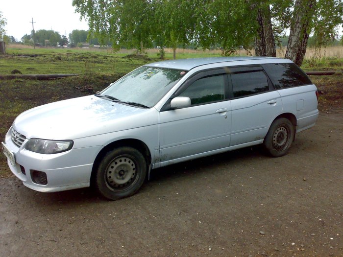Ниссан Авенир салют 1999