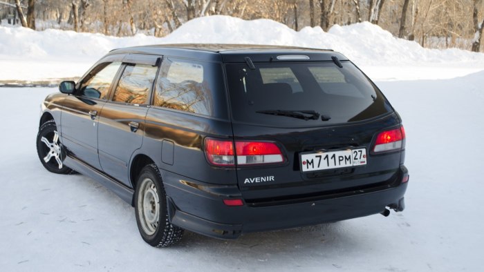 Ниссан Авенир салют х 1998