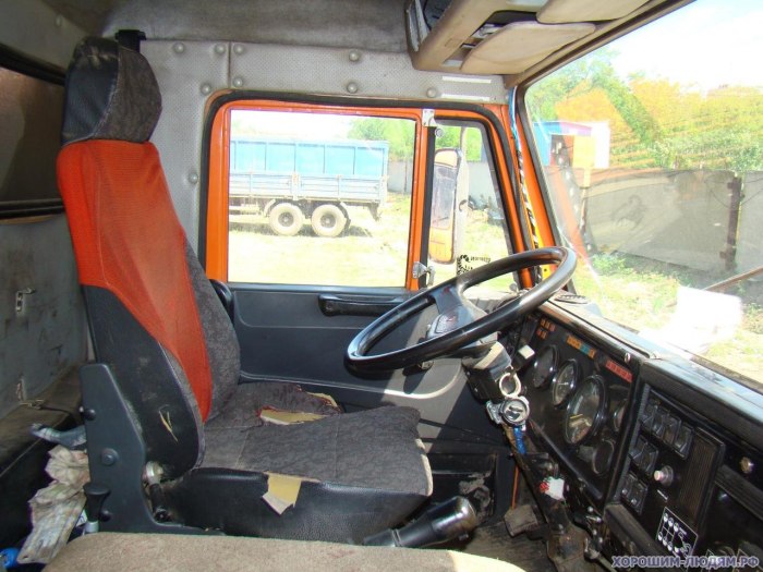 КАМАЗ 45143 салон кабины