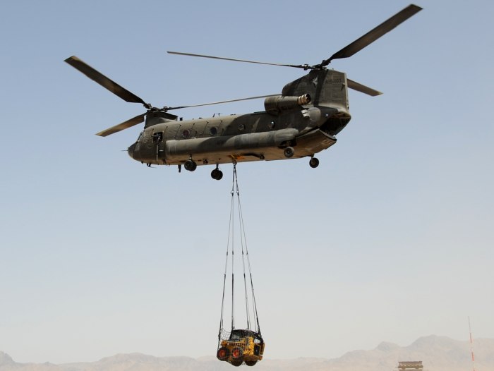 Вертолет Ch-47 Чинук