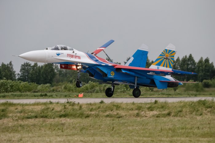 Су-27 двухдвигательный реактивный самолёт