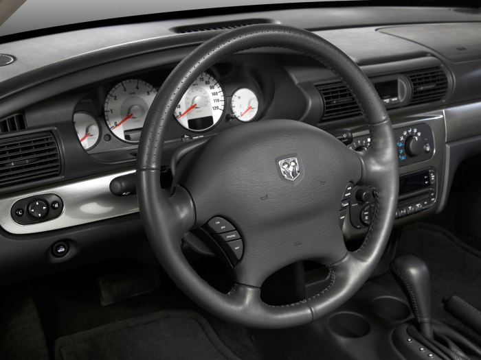 Dodge Stratus 2