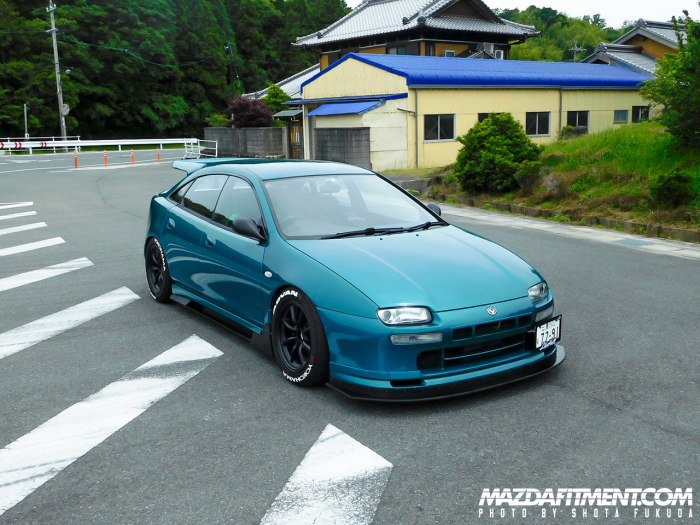 Mazda 323 ba stance
