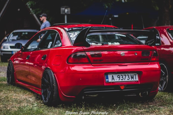 Mazda 323 stance