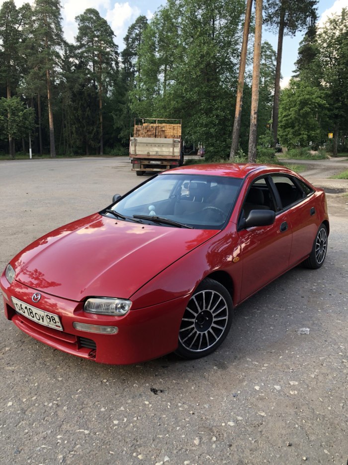 Mazda 323f купе