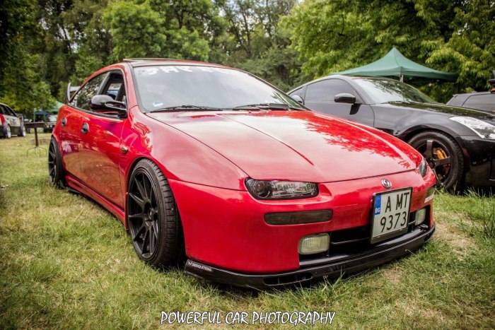 Mazda 323f stance
