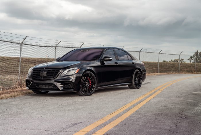 Mercedes Benz w222 Black Tuning