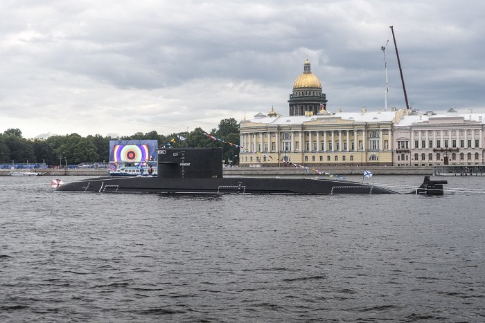 Подводная лодка "Кронштадт" проекта 677 "Лада"