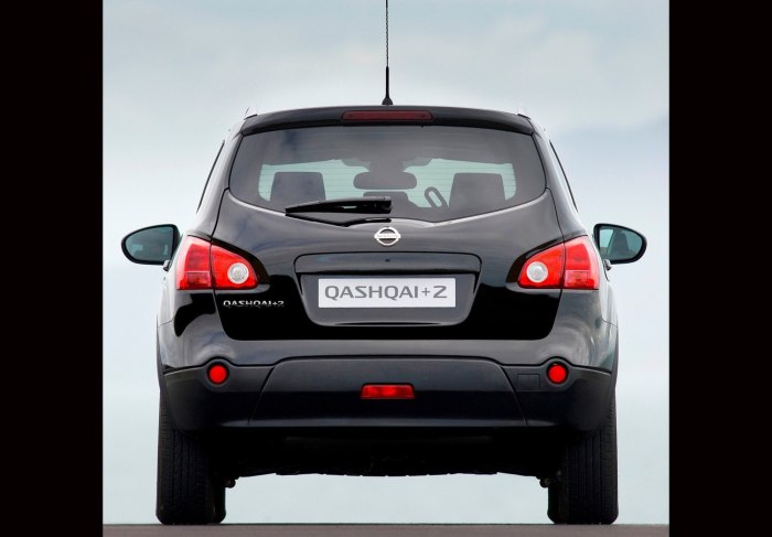 Nissan Qashqai 2011 сзади