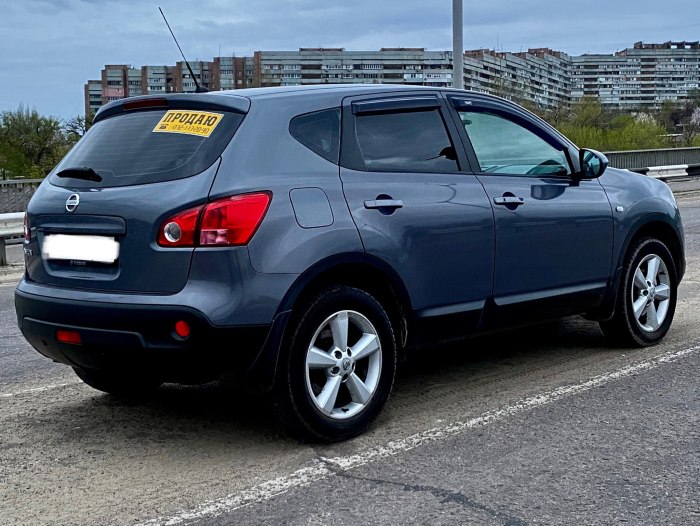 Nissan Qashqai вид сзади