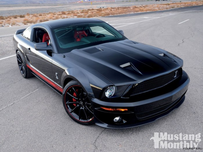Ford Mustang gt500 черный