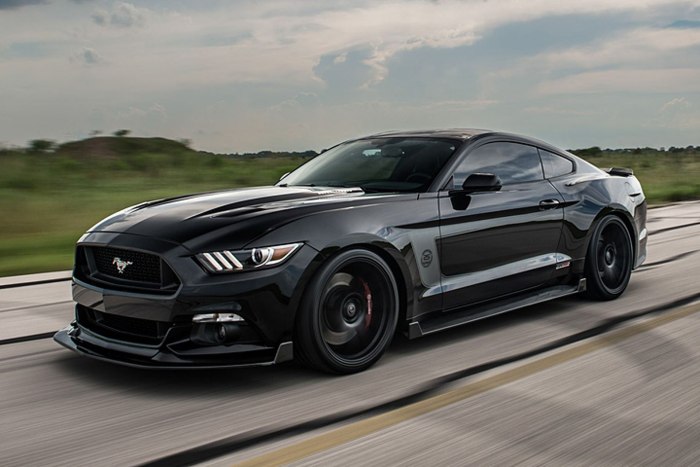 Ford Mustang 2020 черный