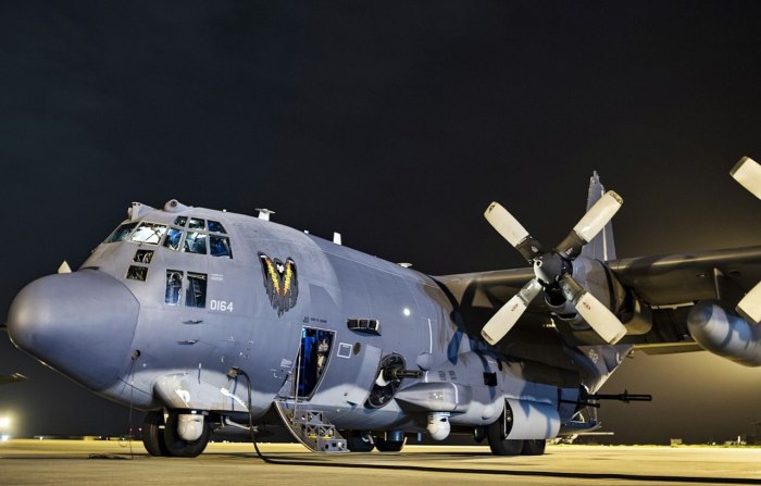 Американский самолет AC 130u
