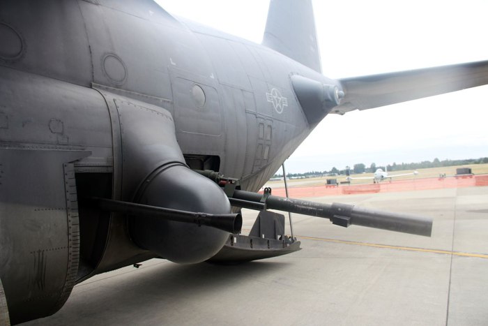 Самолёт Ганшип АС 130