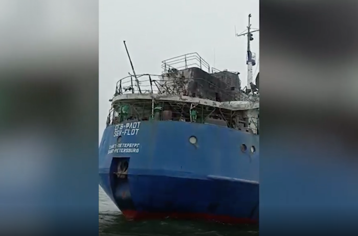 Суда в Азовском море
