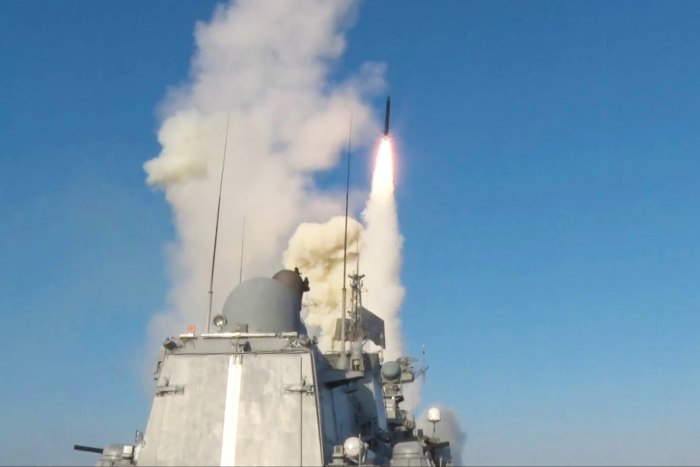 Пуск крылатой ракеты Калибр