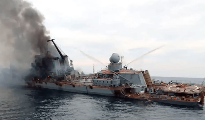 Нейросеть рисует русский военный корабль