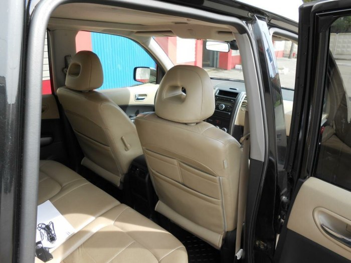 Nissan x-Trail t31 белый салон
